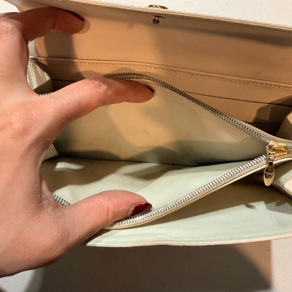 Louis Vuitton Sarah Wallet Monogram Vernis Pearl Ivory Patent - Picture 8 of 13